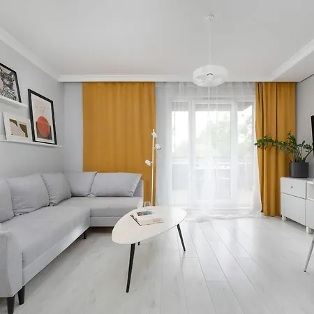 Family With Large Balcony And 2 Parking Spaces By Renters * ヴロツワフ