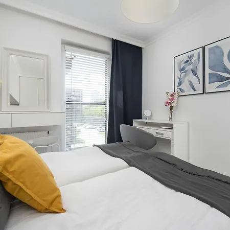 アパート Family With Large Balcony And 2 Parking Spaces By Renters