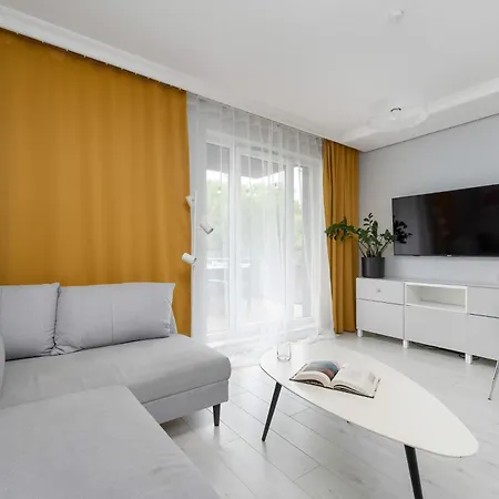 Family With Large Balcony And 2 Parking Spaces By Renters アパート *